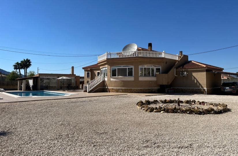 5 Zimmer Villa zu verkaufen in Catral mit Pool Garage - 449.995 € (Ref: 9688654)