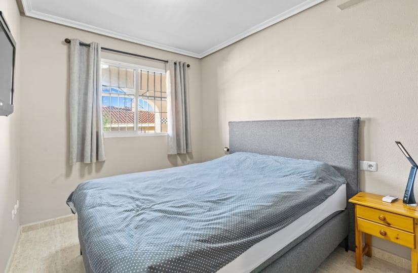 2 soveværelse Lejlighed til salg i Gran Alacant med swimmingpool garage - € 249.000 (Ref: 9689910)