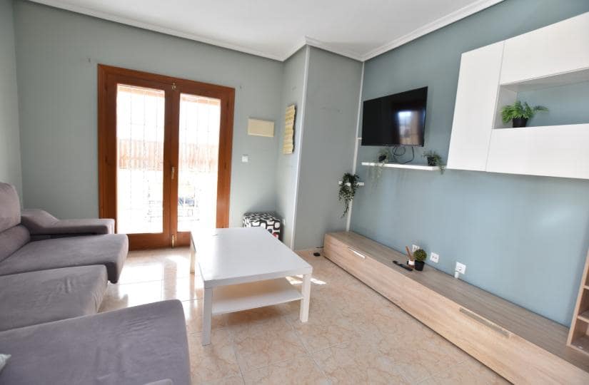 3 soverom Kjedet enebolig til salgs i Playa Flamenca med svømmebasseng - € 239 000 (Ref: 9689911)