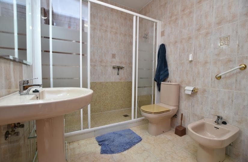 3 soverom Kjedet enebolig til salgs i Playa Flamenca med svømmebasseng - € 239 000 (Ref: 9689911)