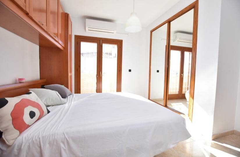 3 soverom Kjedet enebolig til salgs i Playa Flamenca med svømmebasseng - € 239 000 (Ref: 9689911)