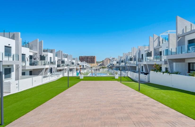 2 Zimmer Penthouse zu verkaufen in San Miguel de Salinas mit Pool - 259.950 € (Ref: 9697933)