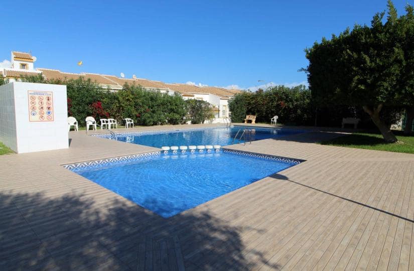 2 bedroom Townhouse for sale in Gran Alacant with pool - € 199,000 (Ref: 9706009)