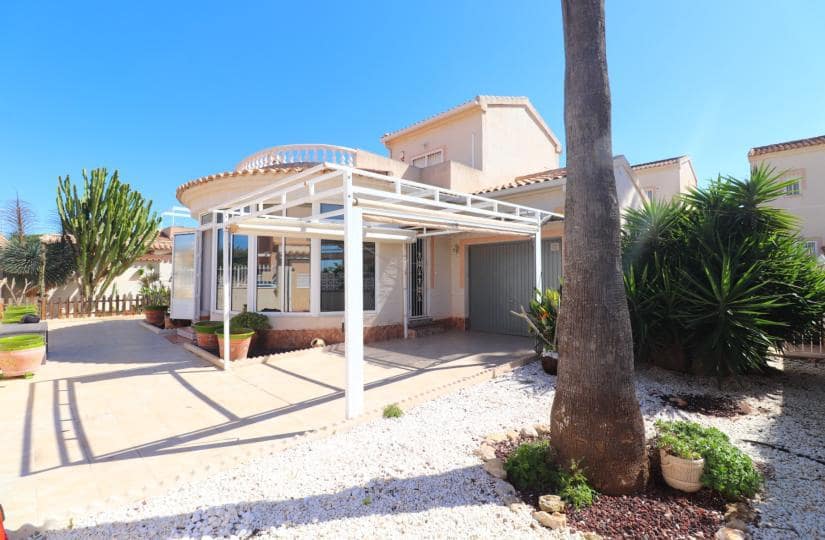 Chalet de 2 habitaciones en Benijófar en venta con piscina garaje - 274.950 € (Ref: 9706011)