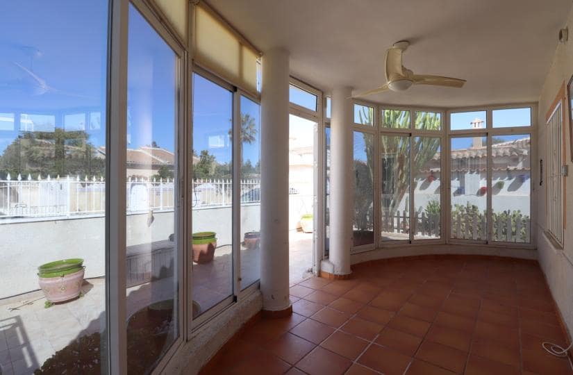 Chalet de 2 habitaciones en Benijófar en venta con piscina garaje - 274.950 € (Ref: 9706011)