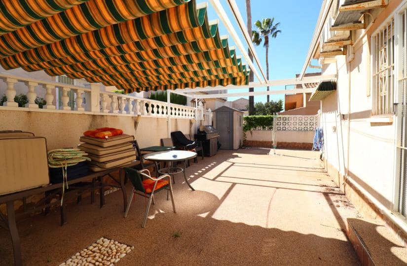 Chalet de 2 habitaciones en Benijófar en venta con piscina garaje - 274.950 € (Ref: 9706011)