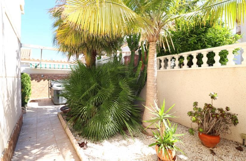 Chalet de 2 habitaciones en Benijófar en venta con piscina garaje - 274.950 € (Ref: 9706011)