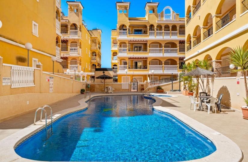 2 soverom Leilighet til salgs i Algorfa med svømmebasseng garasje - € 145 000 (Ref: 9719336)