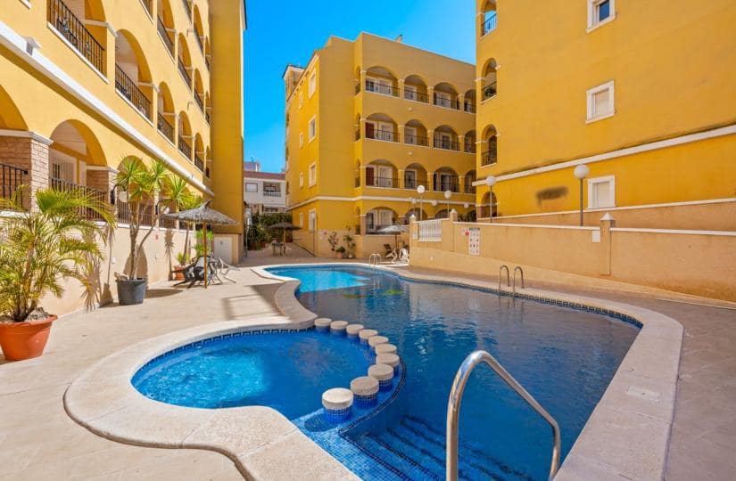 2 soverom Leilighet til salgs i Algorfa med svømmebasseng garasje - € 145 000 (Ref: 9719336)