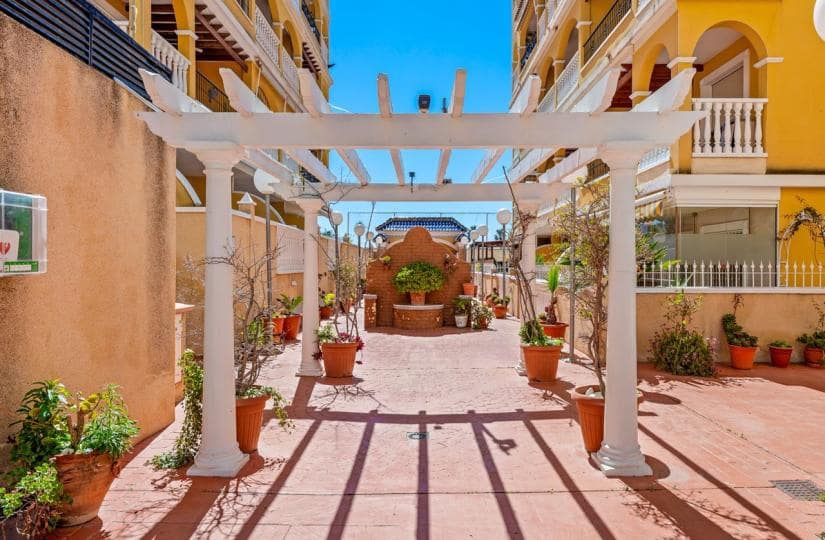 2 soverom Leilighet til salgs i Algorfa med svømmebasseng garasje - € 145 000 (Ref: 9719336)