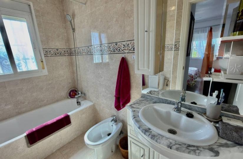 2 bedroom Apartment for sale in Ciudad Quesada with pool - € 175,000 (Ref: 9720916)