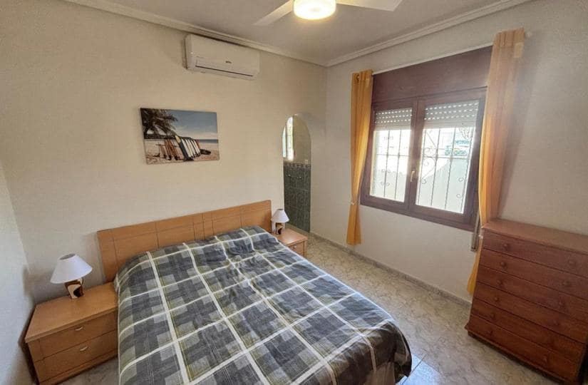 2 makuuhuone Huvila myytävänä paikassa Ciudad Quesada mukana uima-altaan 
autotalli - 225 000 € (Ref: 9727538)