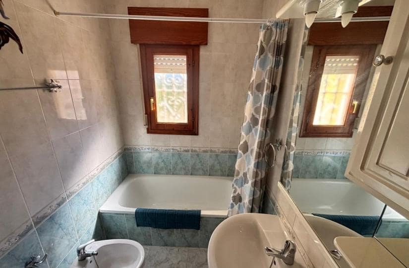 2 makuuhuone Huvila myytävänä paikassa Ciudad Quesada mukana uima-altaan 
autotalli - 225 000 € (Ref: 9727538)