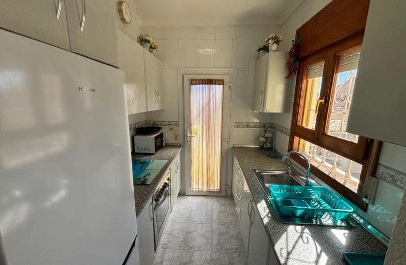 2 makuuhuone Huvila myytävänä paikassa Ciudad Quesada mukana uima-altaan 
autotalli - 225 000 € (Ref: 9727538)