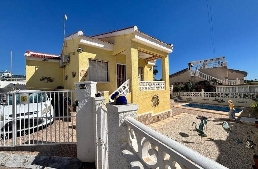 2 makuuhuone Huvila myytävänä paikassa Ciudad Quesada mukana uima-altaan 
autotalli - 225 000 € (Ref: 9727538)