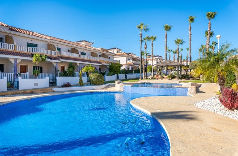 2 bedroom Apartment for sale in Ciudad Quesada with pool garage - € 229,000 (Ref: 9730744)