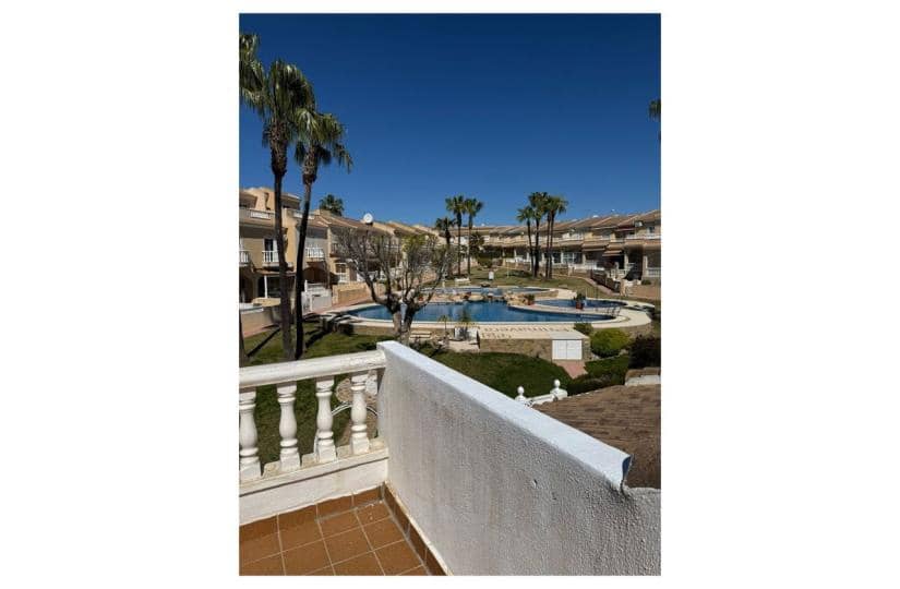 Bungalow de 2 habitaciones en Doña Pepa en venta con piscina garaje - 165.000 € (Ref: 9740230)