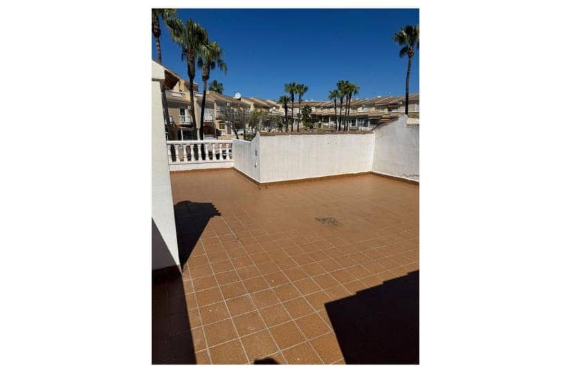 Bungalow de 2 habitaciones en Doña Pepa en venta con piscina garaje - 165.000 € (Ref: 9740230)