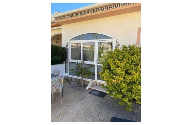 Bungalow de 2 habitaciones en Doña Pepa, Rojales en venta con piscina garaje - 165.000 € (Ref: 9740230)