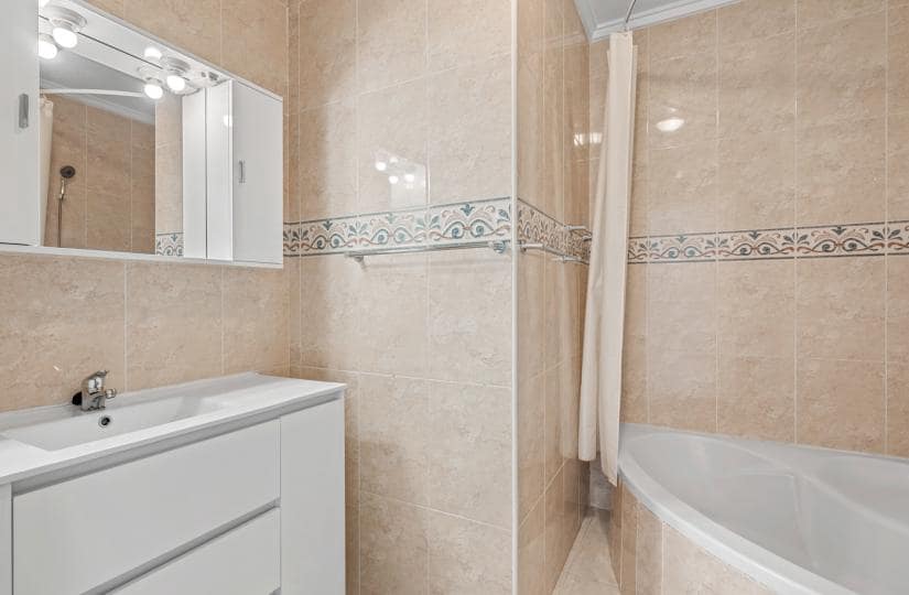 2 Zimmer Haus zu verkaufen in Ciudad Quesada mit Pool - 165.000 € (Ref: 9745278)