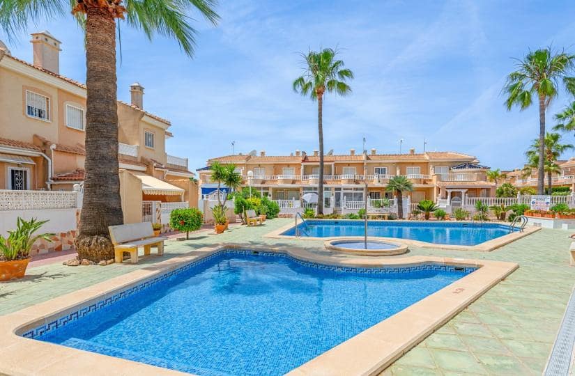 2 Zimmer Haus zu verkaufen in Ciudad Quesada mit Pool - 165.000 € (Ref: 9745278)