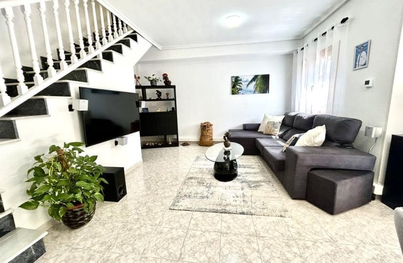 Casa de 2 habitaciones en Playa Flamenca en venta con piscina garaje - 259.000 € (Ref: 9746768)