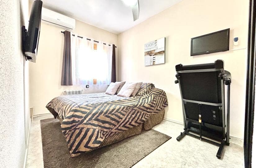 Casa de 2 habitaciones en Playa Flamenca en venta con piscina garaje - 259.000 € (Ref: 9746768)