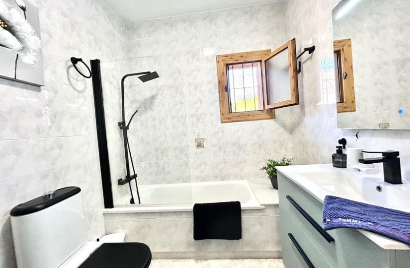 Casa de 2 habitaciones en Playa Flamenca en venta con piscina garaje - 259.000 € (Ref: 9746768)