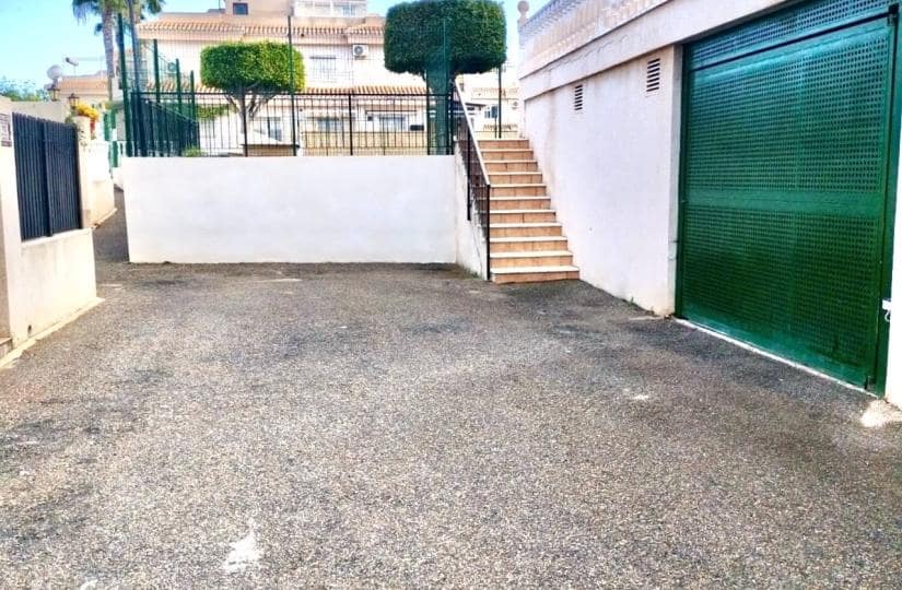 Casa de 2 habitaciones en Playa Flamenca en venta con piscina garaje - 259.000 € (Ref: 9746768)