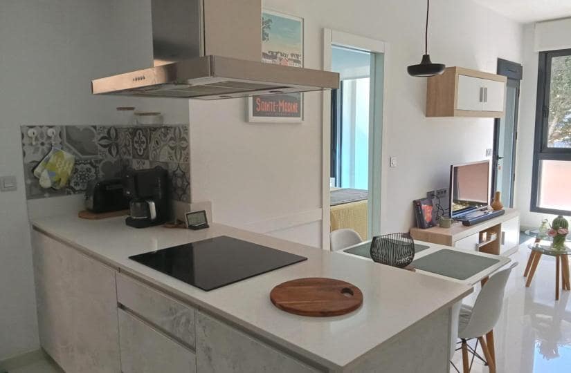 1 chambre Appartement à vendre à Torrevieja avec piscine garage - 175 000 € (Ref: 9763599)
