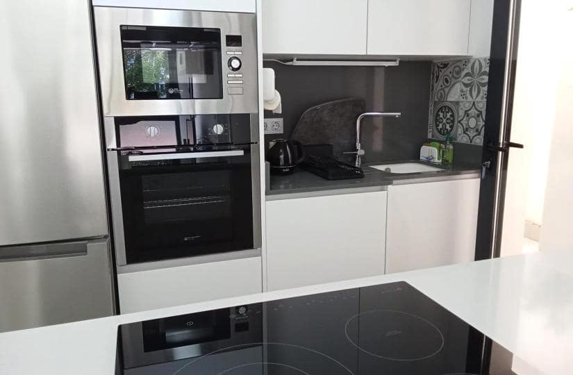 1 chambre Appartement à vendre à Torrevieja avec piscine garage - 175 000 € (Ref: 9763599)