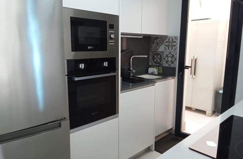 1 chambre Appartement à vendre à Torrevieja avec piscine garage - 175 000 € (Ref: 9763599)