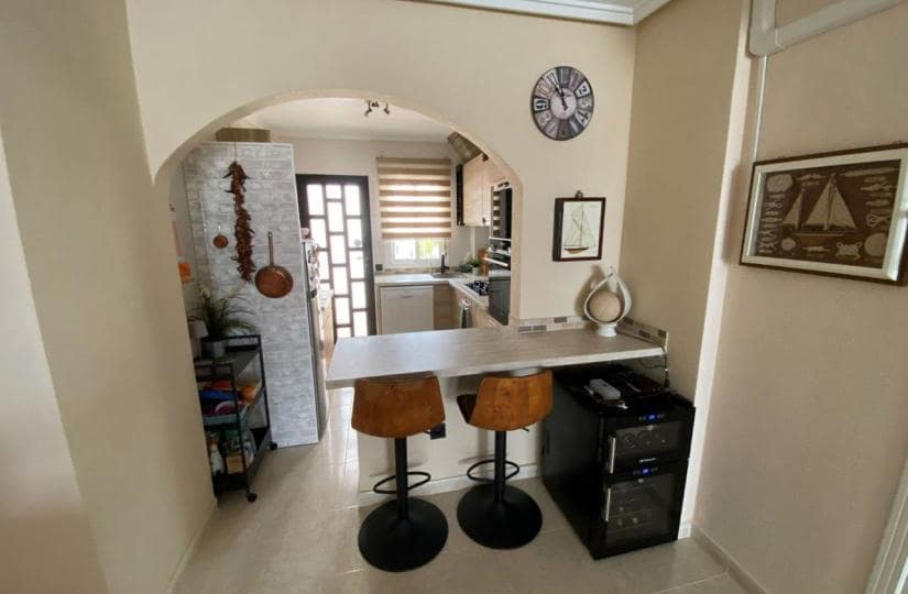 2 soveværelse Lejlighed til salg i Dona Pepa med swimmingpool - € 189.995 (Ref: 9763600)