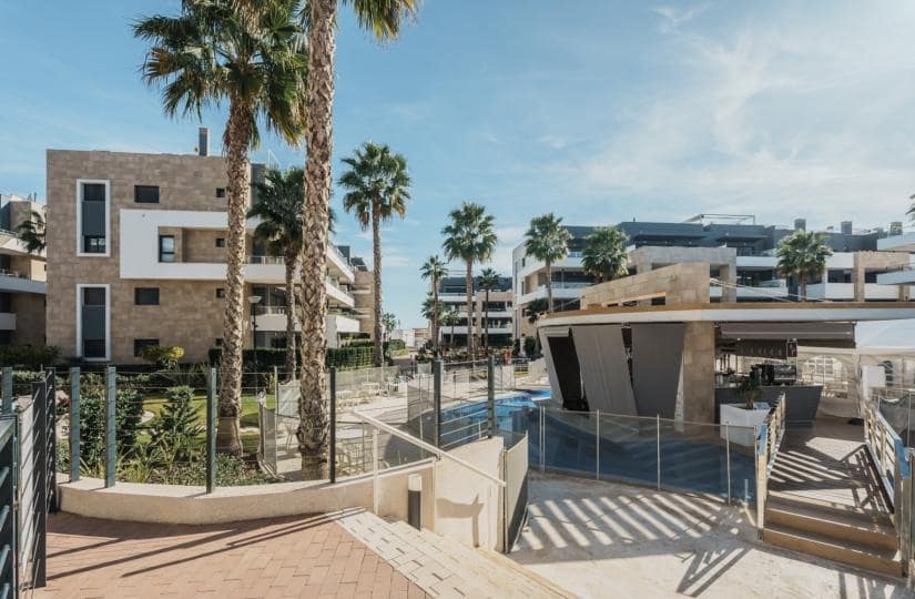 2 slaapkamer Penthouse te koop in Playa Flamenca met zwembad garage - € 499.000 (Ref: 9764858)