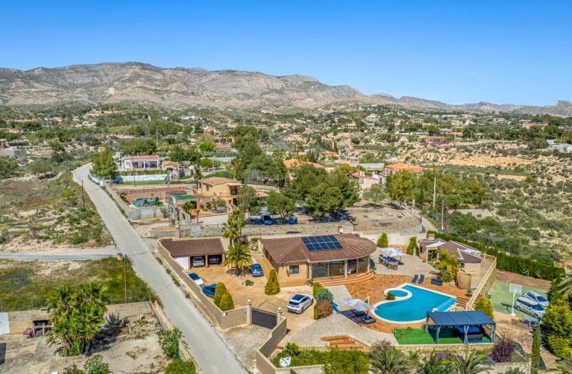 5 slaapkamer Finca/Landhuis te koop in Crevillente / Crevillent met zwembad garage - € 599.000 (Ref: 9764859)