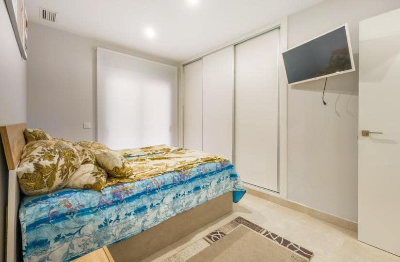 2 chambre Appartement à vendre à Torrevieja avec piscine garage - 274 000 € (Ref: 9764860)