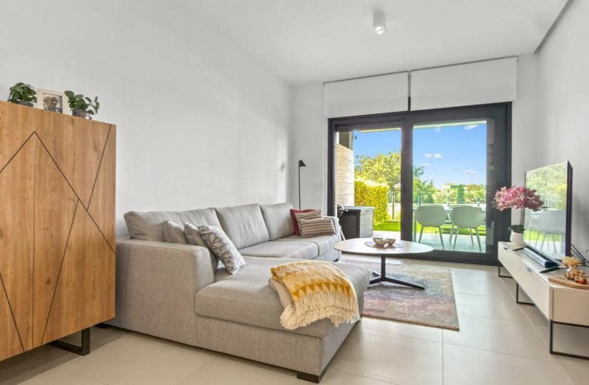 Apartamento de 2 habitaciones en Pilar de la Horadada en venta con piscina garaje - 354.000 € (Ref: 9764862)