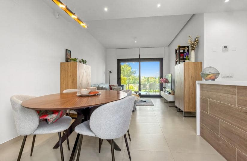 Apartamento de 2 habitaciones en Pilar de la Horadada en venta con piscina garaje - 354.000 € (Ref: 9764862)