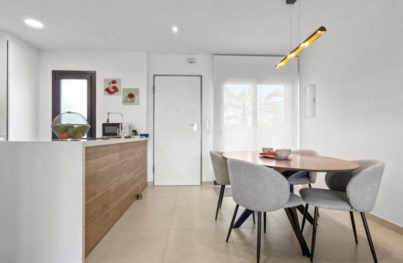 Apartamento de 2 habitaciones en Pilar de la Horadada en venta con piscina garaje - 354.000 € (Ref: 9764862)