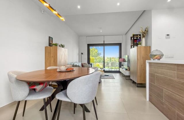 Apartamento de 2 habitaciones en Pinar de Campoverde, Pilar de la Horadada en venta con piscina garaje - 354.000 € (Ref: 9764862)