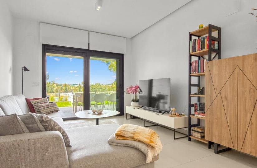 Apartamento de 2 habitaciones en Pilar de la Horadada en venta con piscina garaje - 354.000 € (Ref: 9764862)