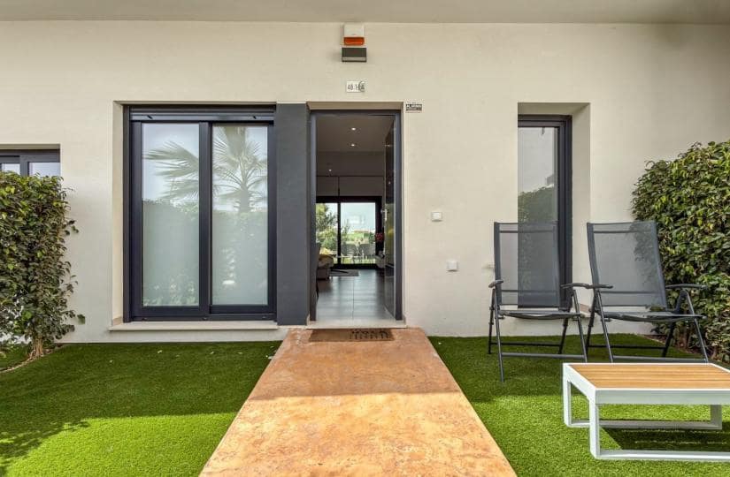 Apartamento de 2 habitaciones en Pilar de la Horadada en venta con piscina garaje - 354.000 € (Ref: 9764862)