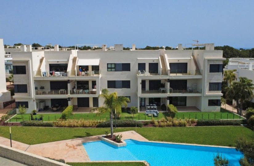 Apartamento de 2 habitaciones en Pilar de la Horadada en venta con piscina garaje - 354.000 € (Ref: 9764862)