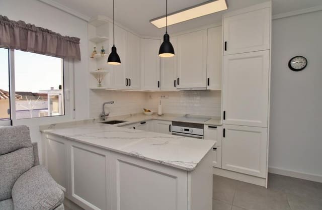 3 soveværelse Villa til salg i Blue Lagoon med swimmingpool garage - € 499.000 (Ref: 9764863)