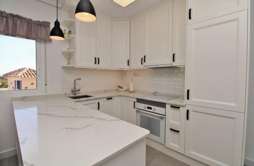 3 soveværelse Villa til salg i Orihuela Costa med swimmingpool garage - € 499.000 (Ref: 9764863)