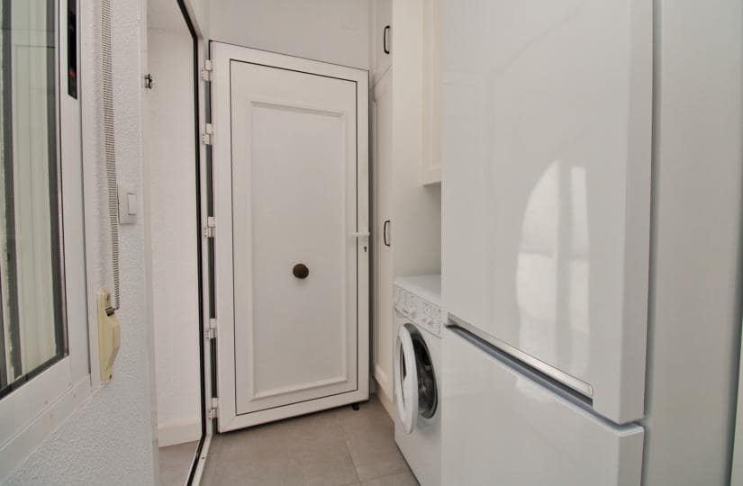 3 soveværelse Villa til salg i Orihuela Costa med swimmingpool garage - € 499.000 (Ref: 9764863)