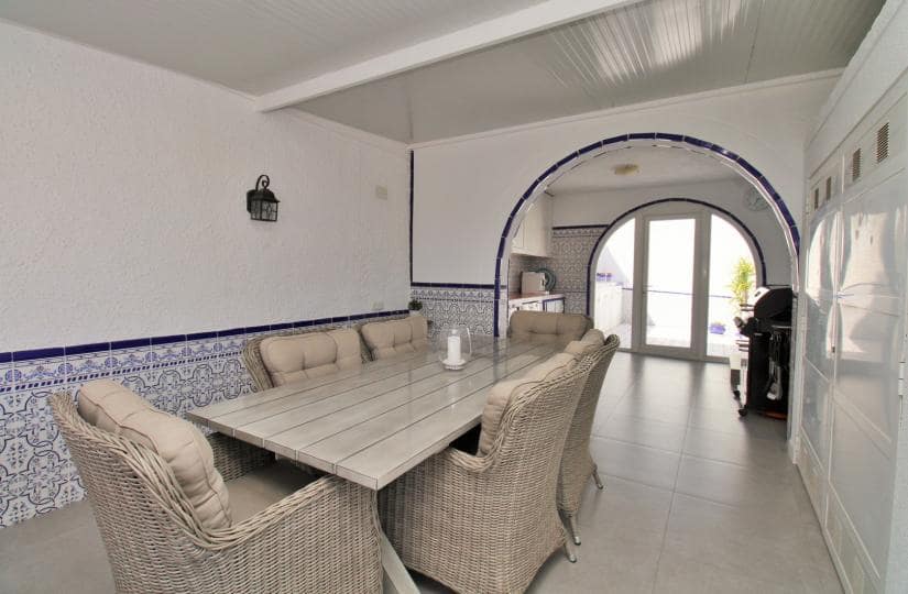 3 soveværelse Villa til salg i Orihuela Costa med swimmingpool garage - € 499.000 (Ref: 9764863)
