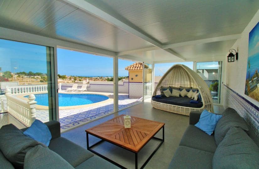 3 soveværelse Villa til salg i Orihuela Costa med swimmingpool garage - € 499.000 (Ref: 9764863)