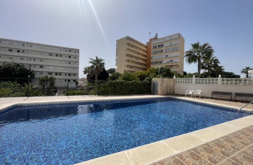 Appartement à vendre à Torrevieja avec piscine garage - 105 000 € (Ref: 9764864)