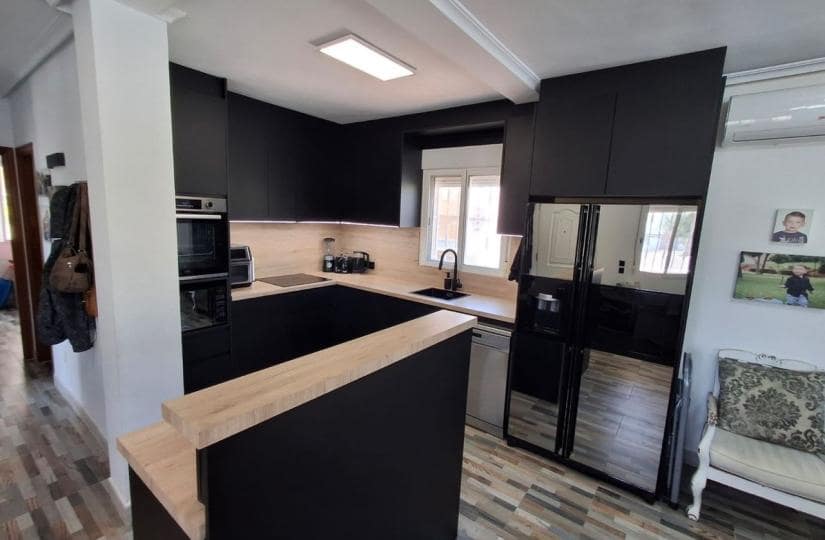 4 makuuhuone Huvila myytävänä paikassa Dona Pepa mukana 
autotalli - 395 000 € (Ref: 9764865)